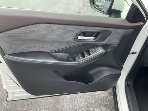 Used 2023 Nissan Rogue SV AWD/4WD image 26
