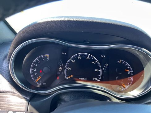 Used 2020 Jeep Grand Cherokee Altitude image 19