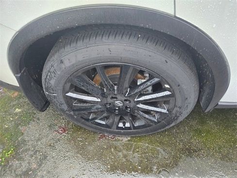 Used 2024 Nissan Murano SV w/ SV Midnight Edition Package image 3