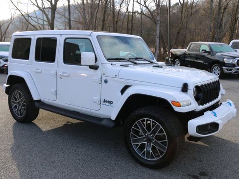 Used 2024 Jeep Wrangler High Altitude image 9