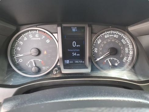 Used 2019 Toyota Tacoma TRD Off-Road w/ TRD Premium Off Road Package AWD/4WD image 10