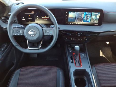 Used 2026 Nissan Kicks SR w/ SR Premium Package FWD image 14