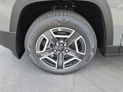 New 2026 Jeep Cherokee Laredo AWD/4WD image 9
