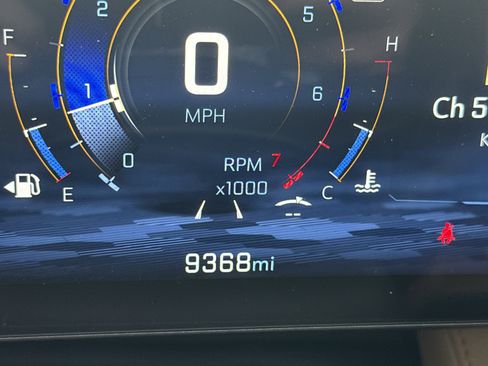 Used 2025 Chevrolet Equinox ACTIV w/ Safety and Technology Package AWD/4WD image 22