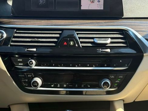 Used 2019 BMW 540i xDrive w/ Convenience Package image 39