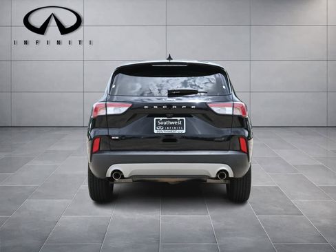 Used 2022 Ford Escape SE FWD image 5