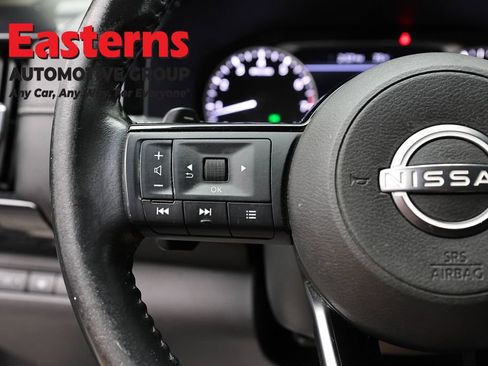 Used 2022 Nissan Pathfinder SV FWD image 15