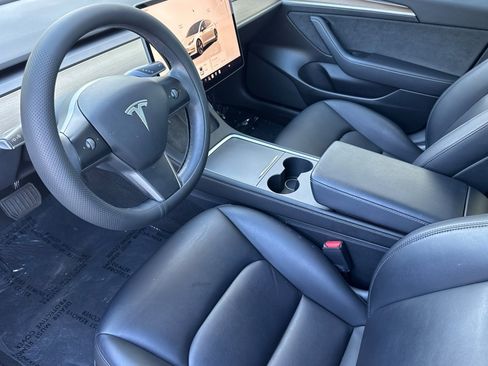 Used 2023 Tesla Model 3 Standard Range RWD image 4