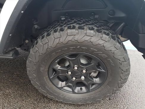 Used 2023 Jeep Wrangler Unlimited Rubicon 4xe AWD/4WD image 15