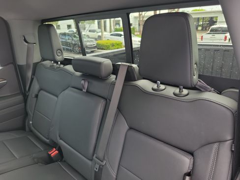 Used 2025 Chevrolet Silverado 1500 RST w/ Convenience Package II RWD image 13