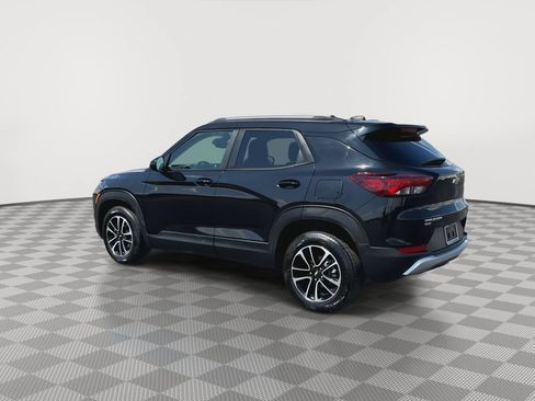 Used 2025 Chevrolet TrailBlazer LT AWD/4WD image 6