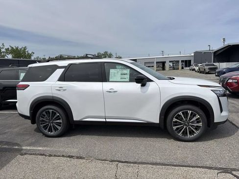 New 2026 Nissan Pathfinder Platinum AWD/4WD image 4
