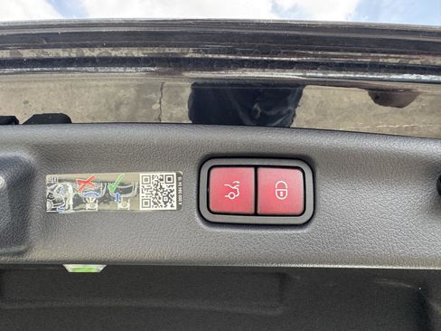 Used 2024 Mercedes-Benz C 300 4MATIC Sedan image 25