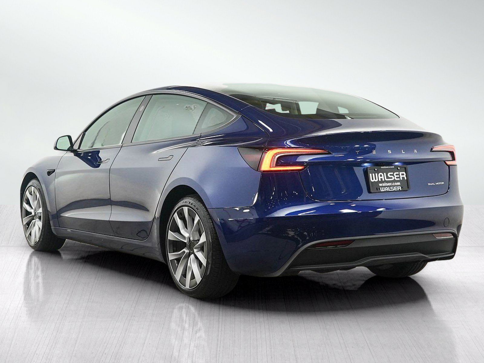 Used 2025 Tesla Model 3 Long Range AWD/4WD image 3
