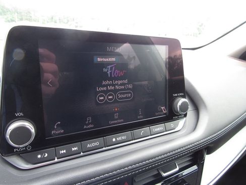 Used 2021 Nissan Rogue SV FWD image 34