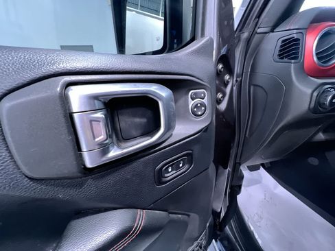 Used 2018 Jeep Wrangler Unlimited Rubicon AWD/4WD image 12