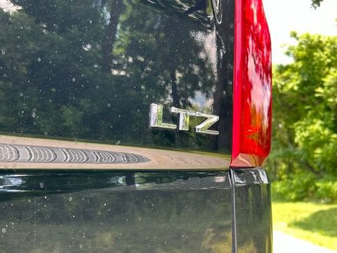 Used 2020 Chevrolet Silverado 1500 LTZ w/ LTZ Premium Package AWD/4WD image 13