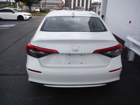 Used 2023 Honda Civic LX image 7