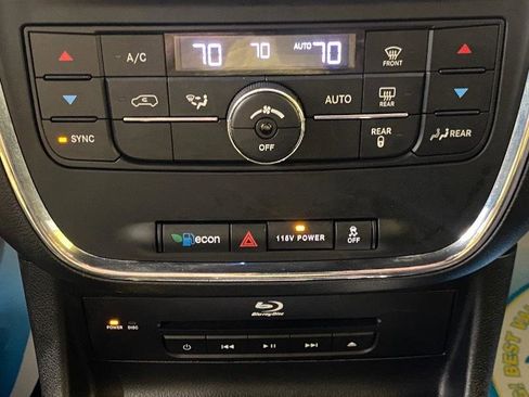 Used 2015 Chrysler Town & Country S image 23