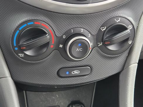 Used 2016 Hyundai Accent SE FWD image 26
