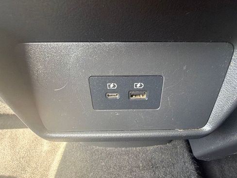 Used 2023 Nissan Rogue SV AWD/4WD image 15