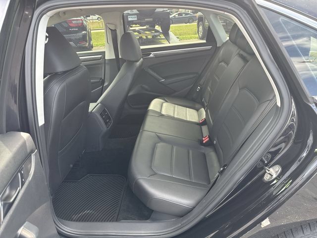Used 2017 Volkswagen Passat 1.8T SE FWD image 20