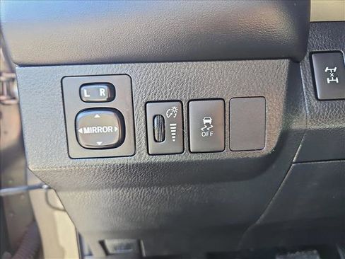 Used 2014 Toyota RAV4 XLE image 18