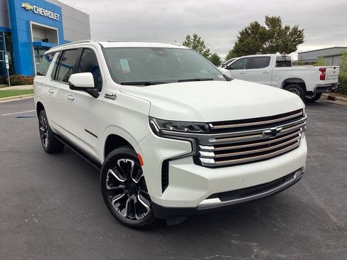 Used 2023 Chevrolet Suburban High Country w/ Premium Package 2 image 7