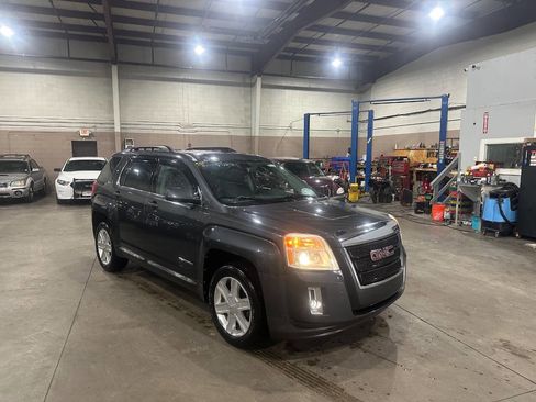 Used 2010 GMC Terrain SLE image 1