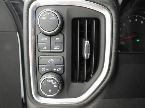 Used 2021 Chevrolet Silverado 1500 LT image 19