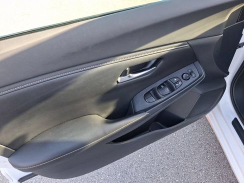 Used 2021 Nissan Sentra SV FWD image 15