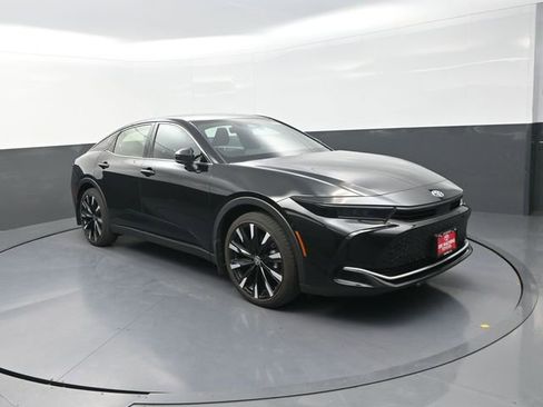 New 2026 Toyota Crown Platinum AWD/4WD image 7