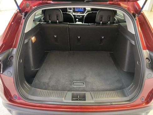 Used 2025 Chevrolet Trax LT w/ LT Convenience Package FWD image 28