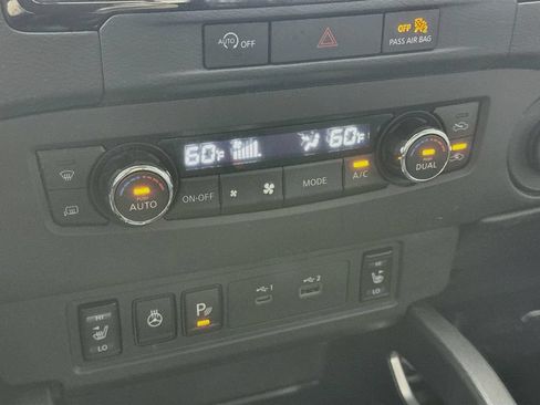 Used 2023 Nissan Frontier SV w/ SV Premium Package AWD/4WD image 18