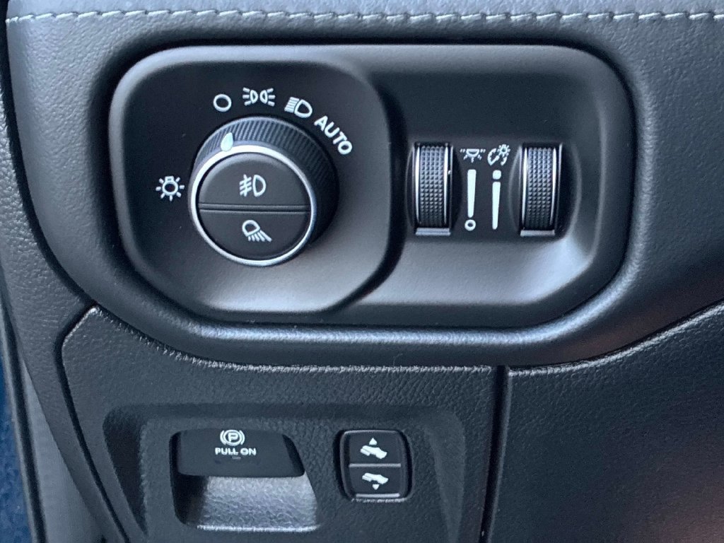 Used 2021 RAM 1500 Limited AWD/4WD image 30