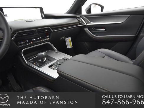 Certified 2025 MAZDA CX-70 Plug-In Hybrid w/ Premium Plus image 34