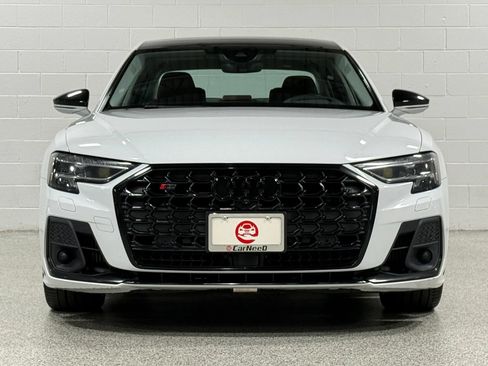 Used 2022 Audi S8 w/ S8 Comfort Plus Package AWD/4WD image 3