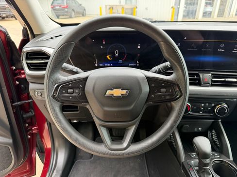 Used 2024 Chevrolet TrailBlazer LT AWD/4WD image 13