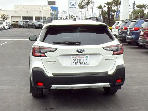 Certified 2025 Subaru Outback Premium AWD/4WD image 5