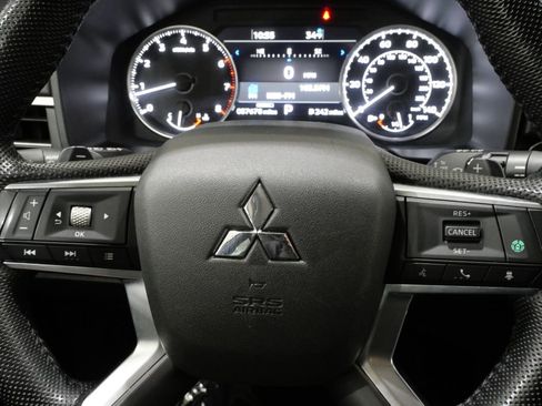 Used 2023 Mitsubishi Outlander SE image 14