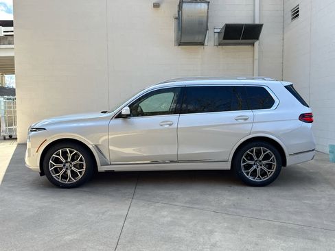 Certified 2023 BMW X7 xDrive40i w/ Premium Package AWD/4WD image 5