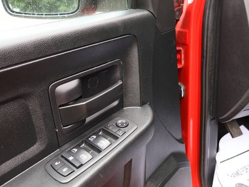 Used 2018 RAM 1500 Express AWD/4WD image 19