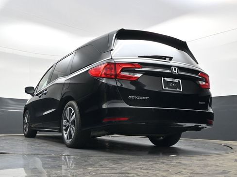 Used 2023 Honda Odyssey Touring image 29