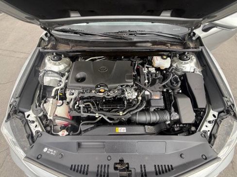 Used 2022 Toyota Camry LE FWD image 9