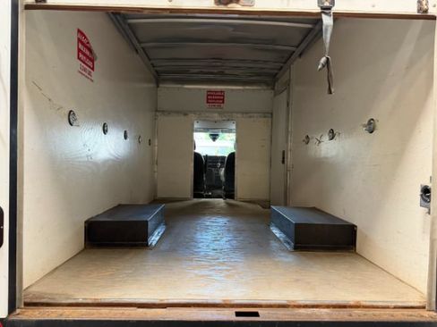 Used 2022 Ford Transit 350 DRW RWD image 24