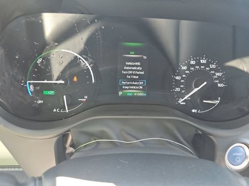 Used 2024 Toyota Sienna LE AWD/4WD image 2