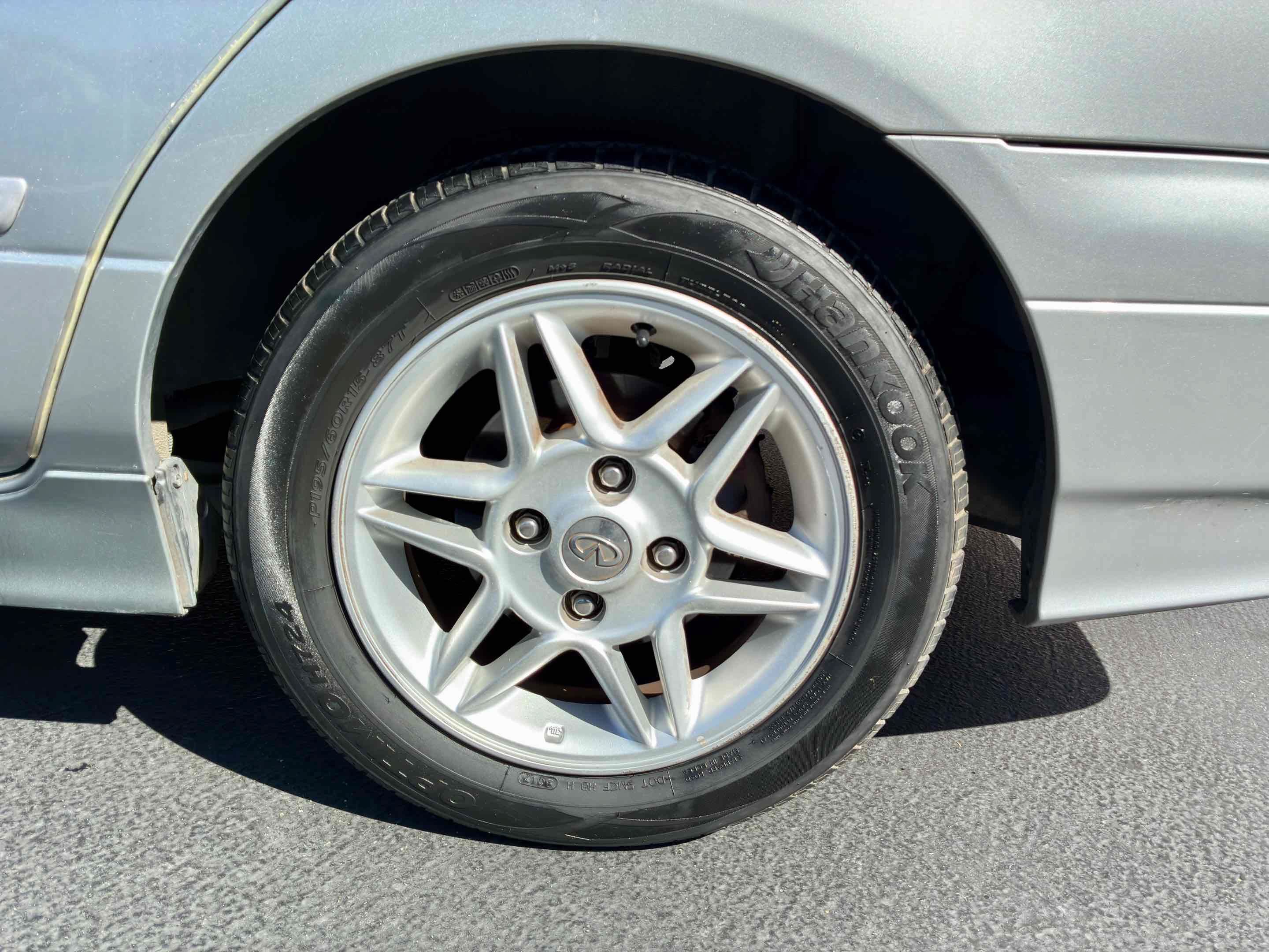 Used 1999 INFINITI G20 FWD image 14