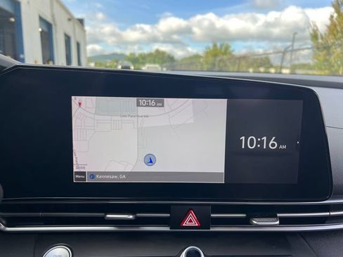 Used 2022 Hyundai Elantra Limited FWD image 23