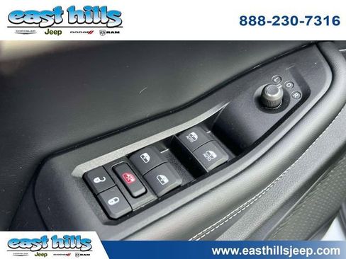 Certified 2024 Jeep Grand Cherokee Limited w/ Black Appearance Package image 21