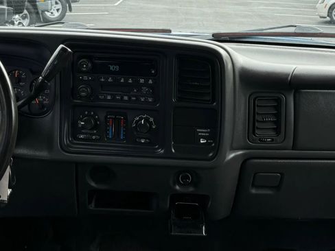 Used 2004 Chevrolet Silverado 1500 4x4 Extended Cab w/ Light Duty Power Package image 26